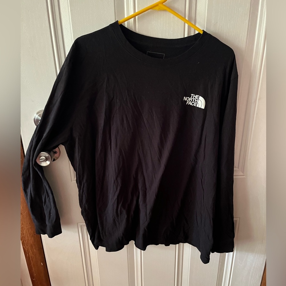 Black The North Face tee